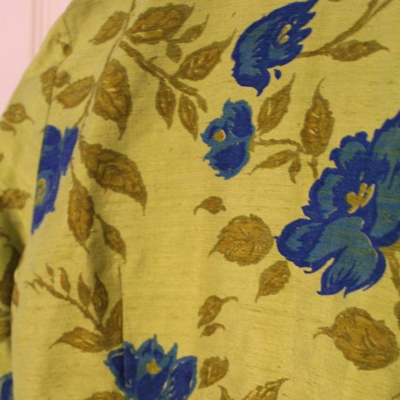 Spring green With Blue Flowers Trench Coat - Picture 4 of 6